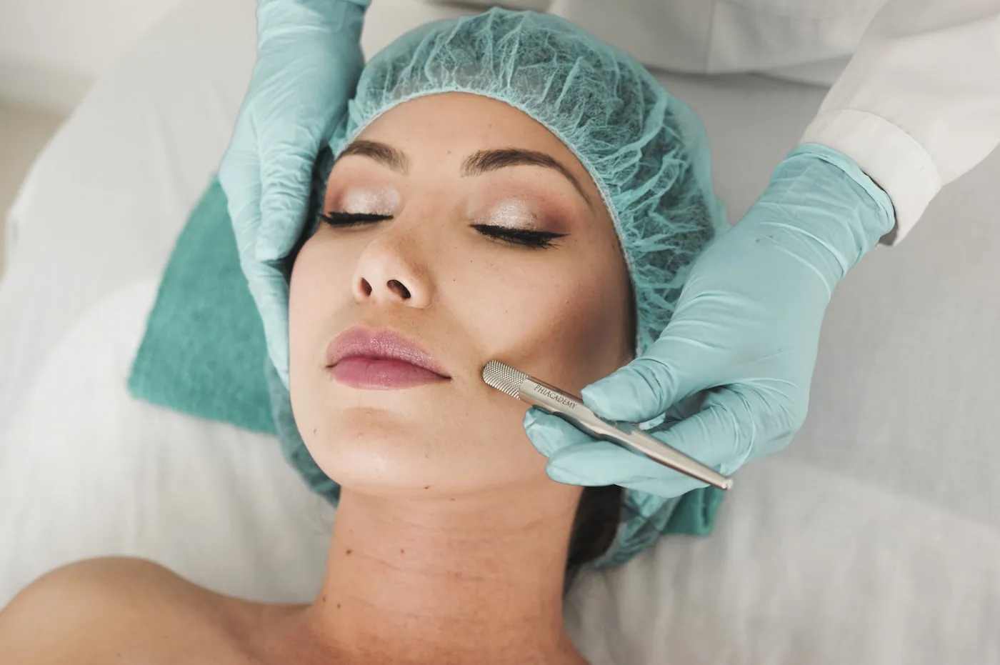 Soins du visage en institut : le guide complet des protocoles et soins incontournables